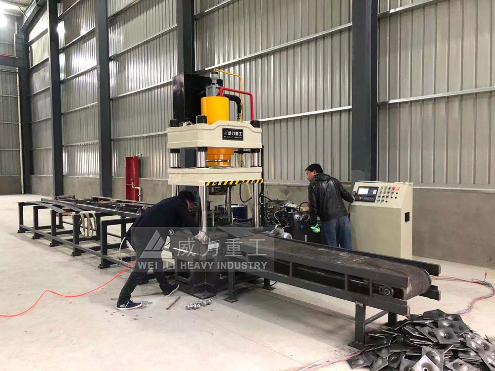 315噸錨桿托盤(pán)生產(chǎn)線液壓機(jī)